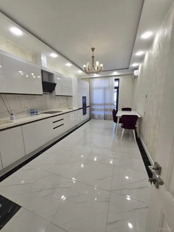 Kirayə verilir 3 otaqlı mənzil 155 m²