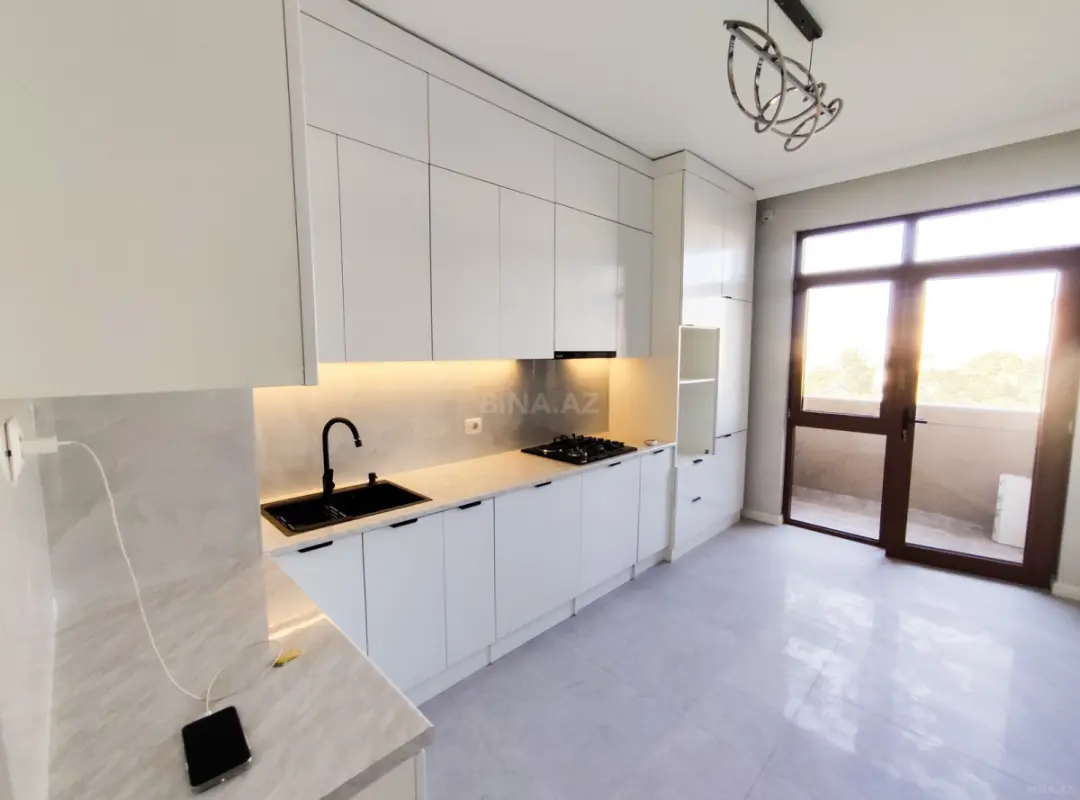 Kirayə verilir 2 otaqlı mənzil 75 m²