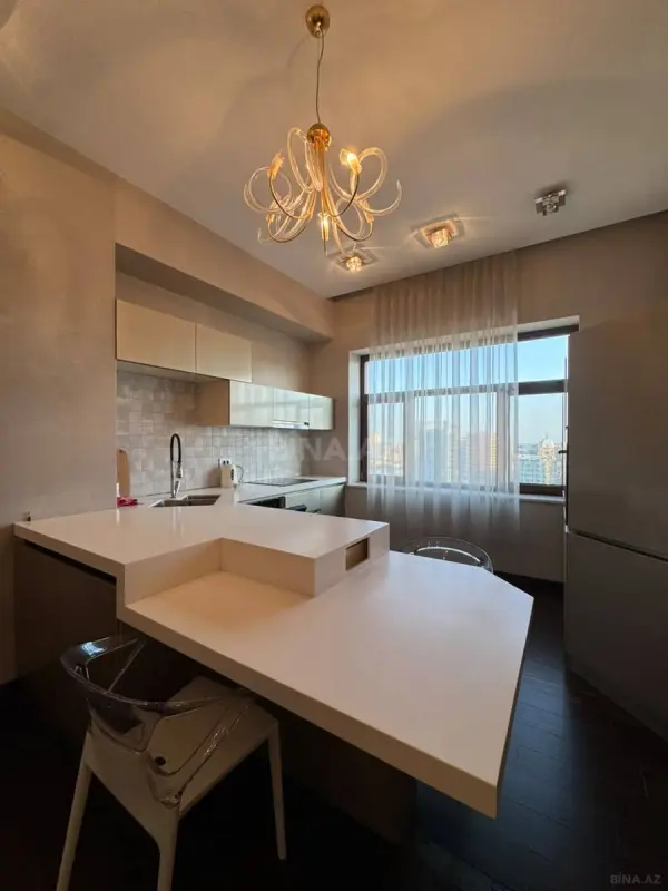Kirayə verilir 2 otaqlı mənzil 100 m²