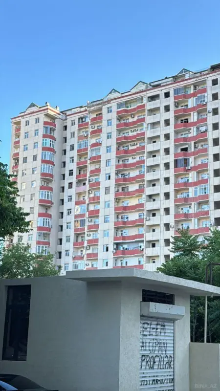 Satılır 4 otaqlı mənzil 155 m²