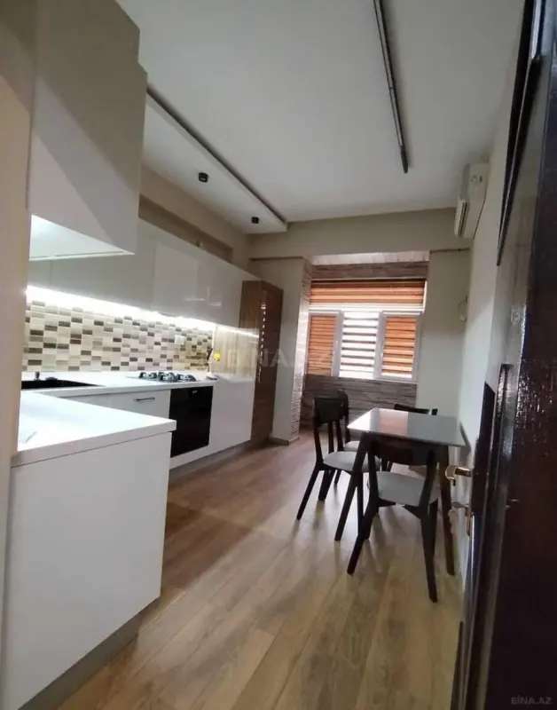 Satılır 3 otaqlı mənzil 129 m²