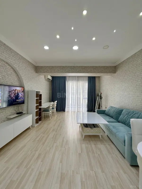 Kirayə verilir 2 otaqlı mənzil 80 m²