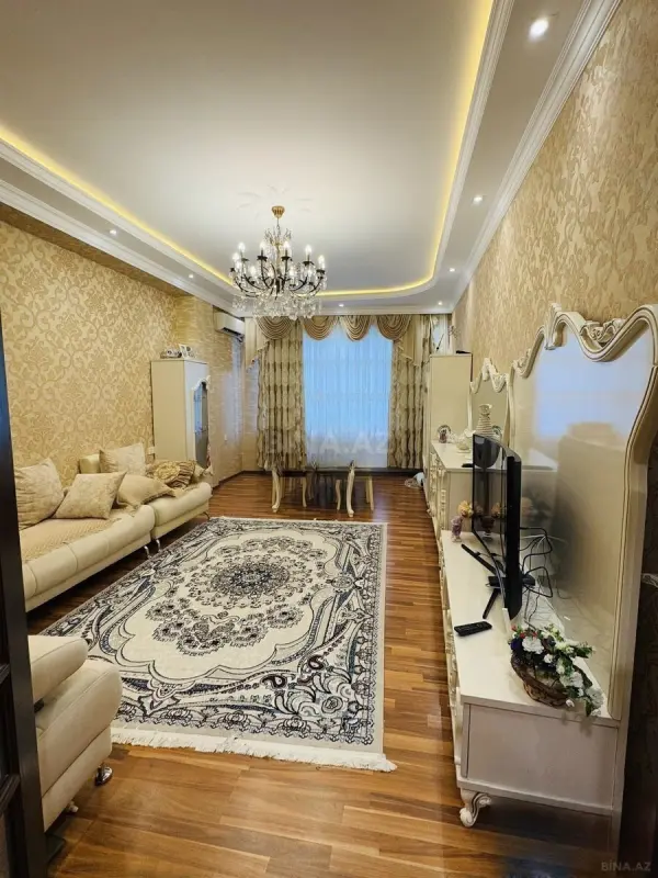 Satılır 3 otaqlı mənzil 105 m²