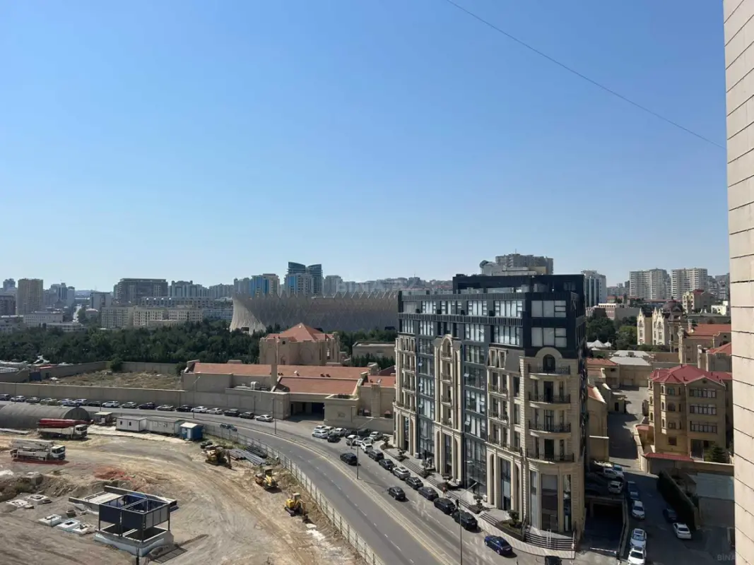 Satılır 3 otaqlı mənzil 127 m²