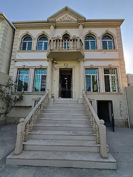 Satılır 6 otaqlı həyət evi 200 m² — Xırdalan 6 otaq 200.00 m²