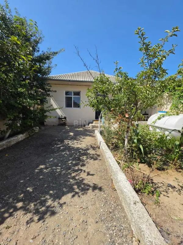 Satılır 2 otaqlı həyət evi 90 m²