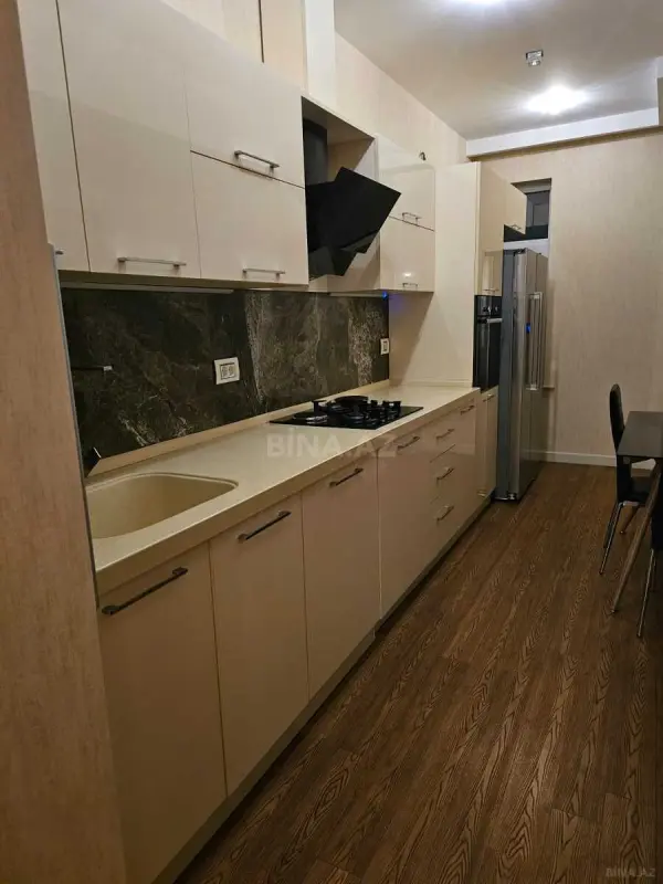 Kirayə verilir 3 otaqlı mənzil 110 m²