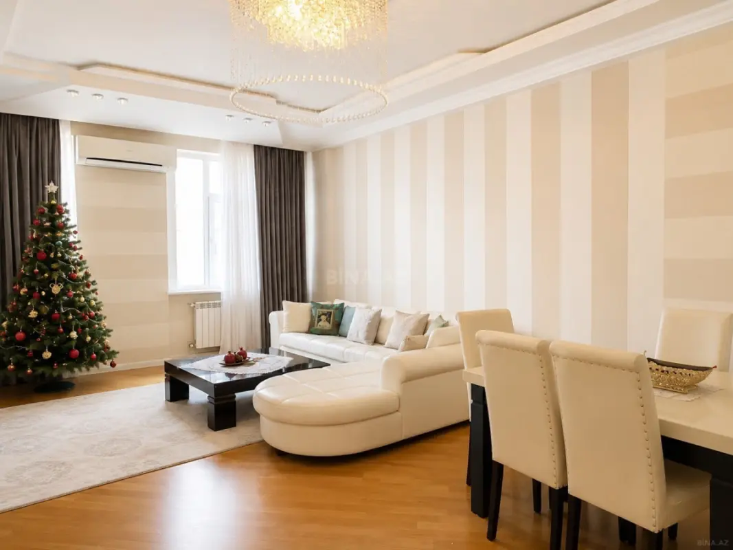 Satılır 3 otaqlı mənzil 150 m²