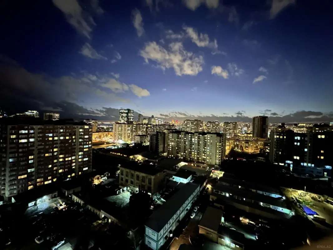 Satılır 4 otaqlı mənzil 195 m²