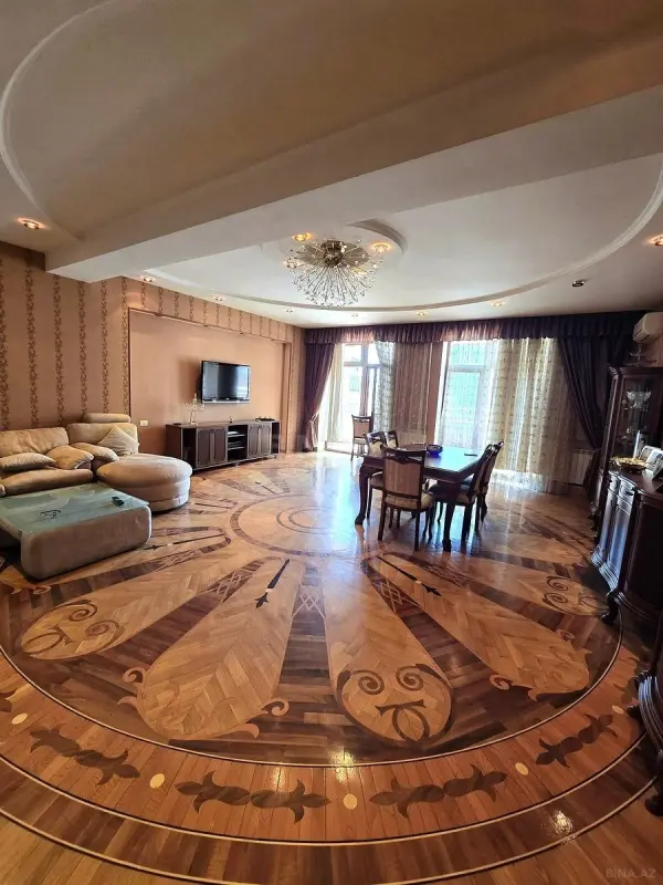Satılır 3 otaqlı mənzil 165.5 m²