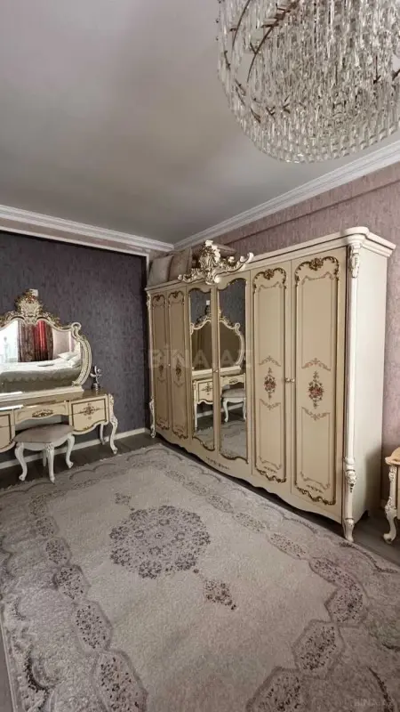 Satılır 3 otaqlı mənzil 125 m²