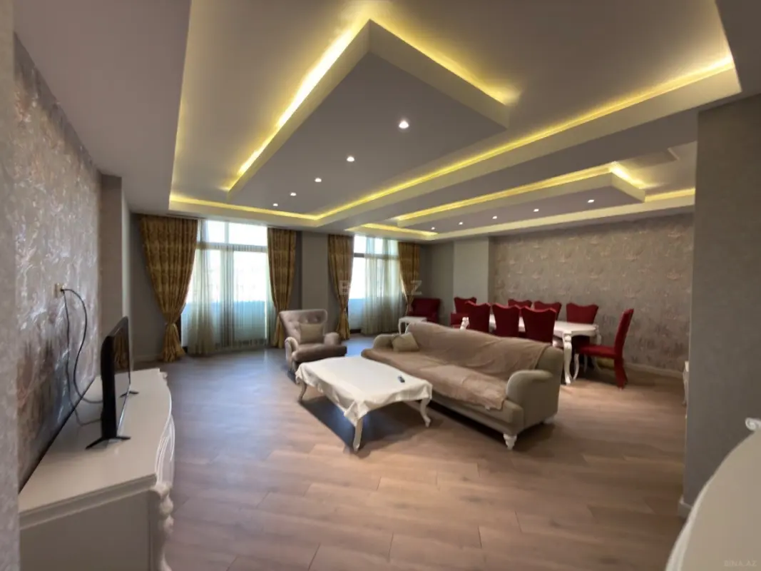 Kirayə verilir 3 otaqlı mənzil 175 m²