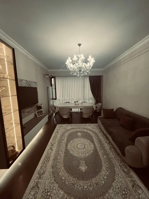 Satılır 2 otaqlı mənzil 68 m²