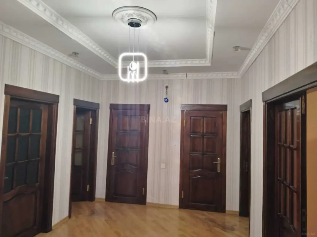 Satılır 3 otaqlı mənzil 110 m²