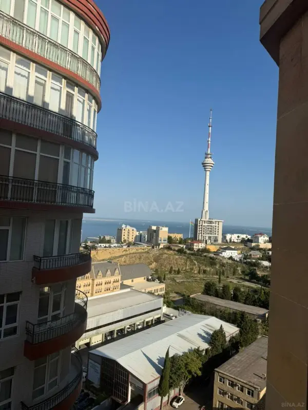 Satılır 3 otaqlı mənzil 142 m²