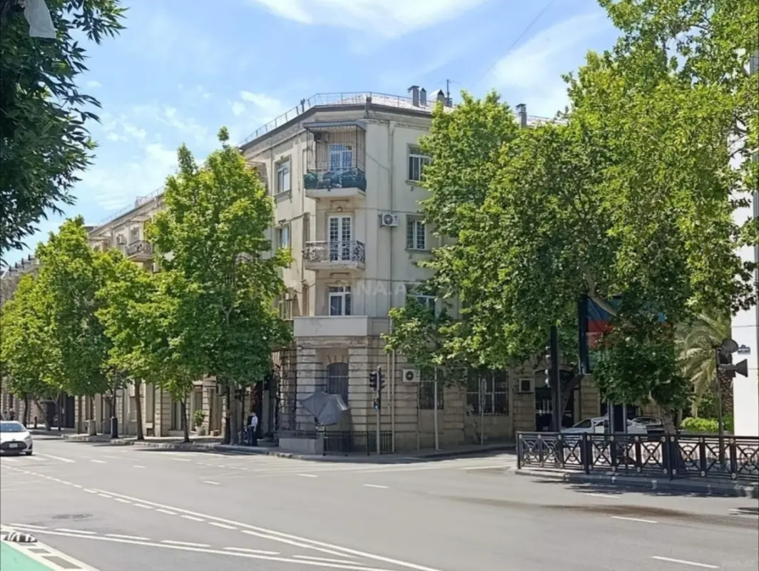 Satılır 3 otaqlı mənzil 96 m²