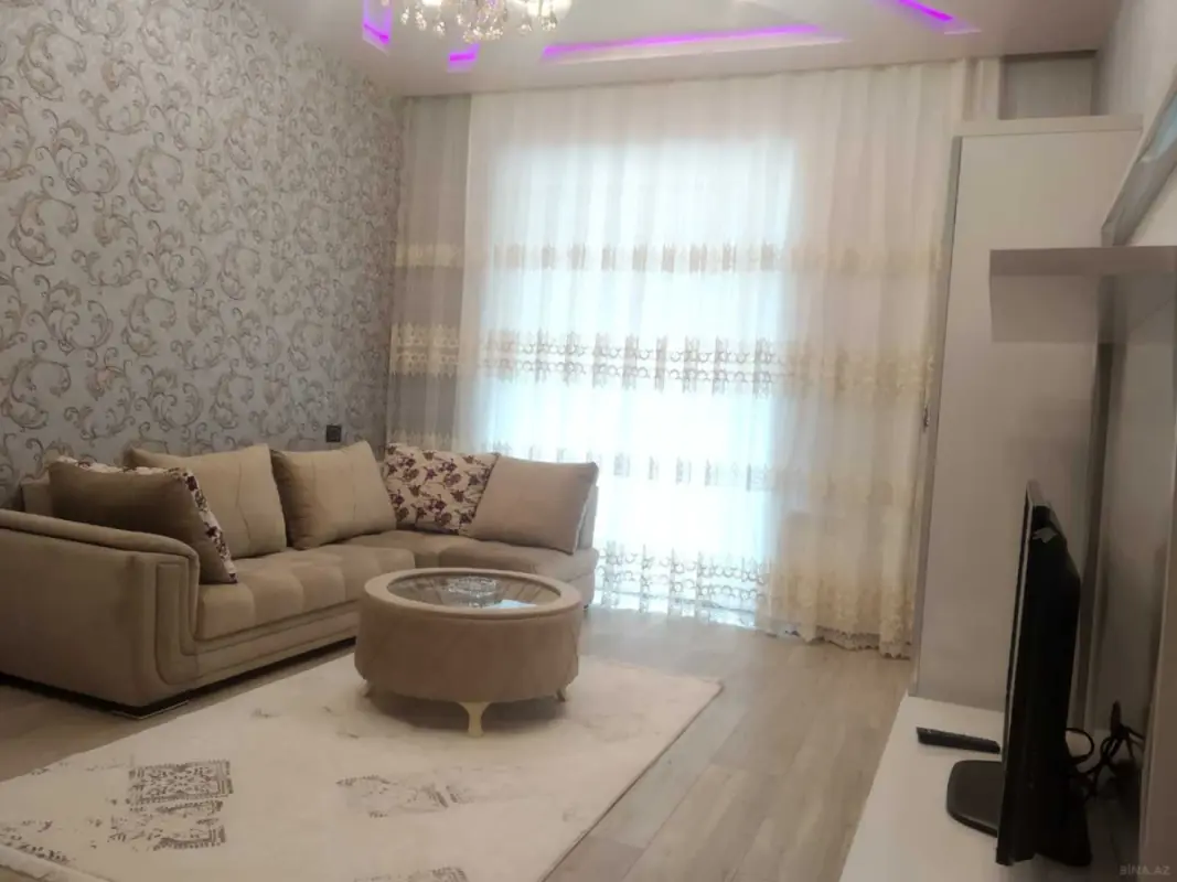 Kirayə verilir 2 otaqlı mənzil 95 m²