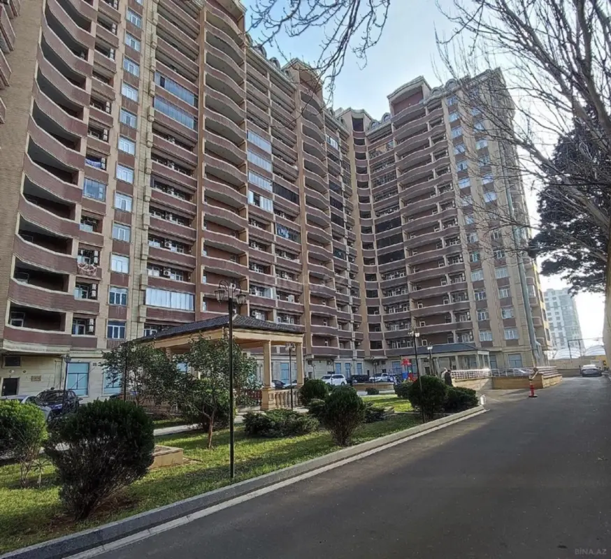 Satılır 3 otaqlı mənzil 140 m²