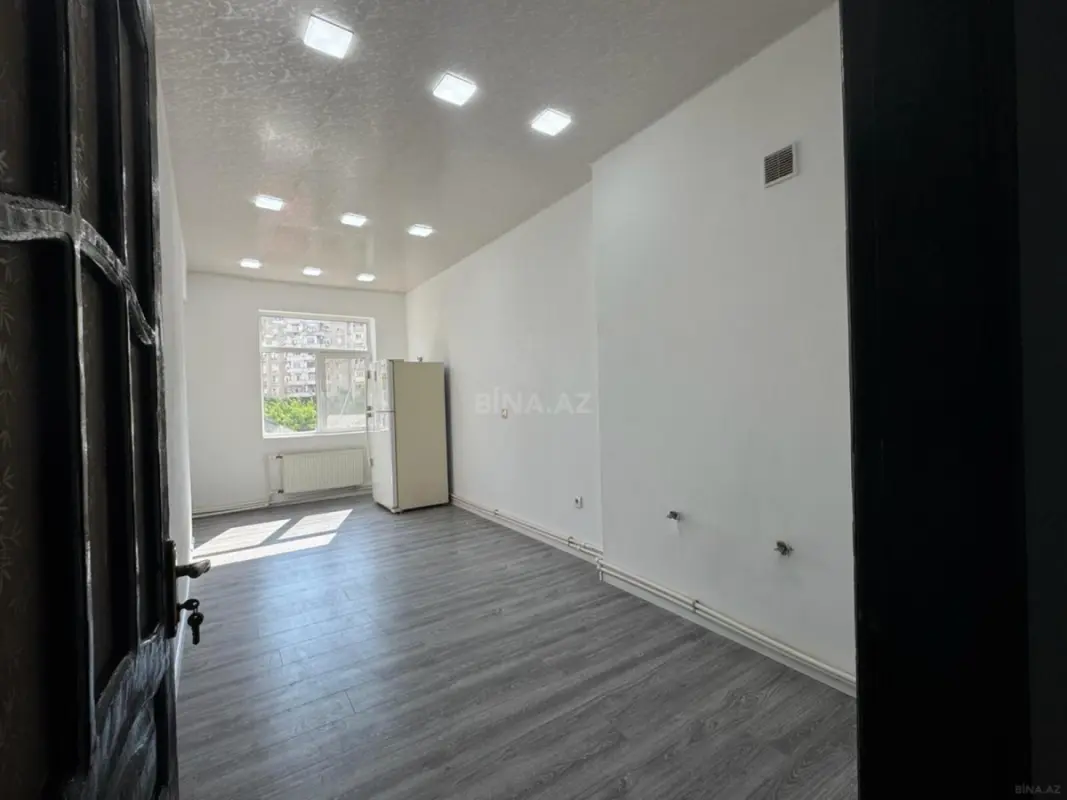 Satılır 3 otaqlı mənzil 135 m²