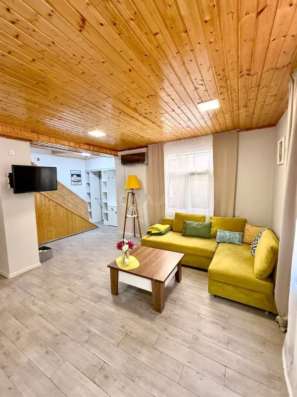 Kirayə verilir 2 otaqlı mənzil 90 m²