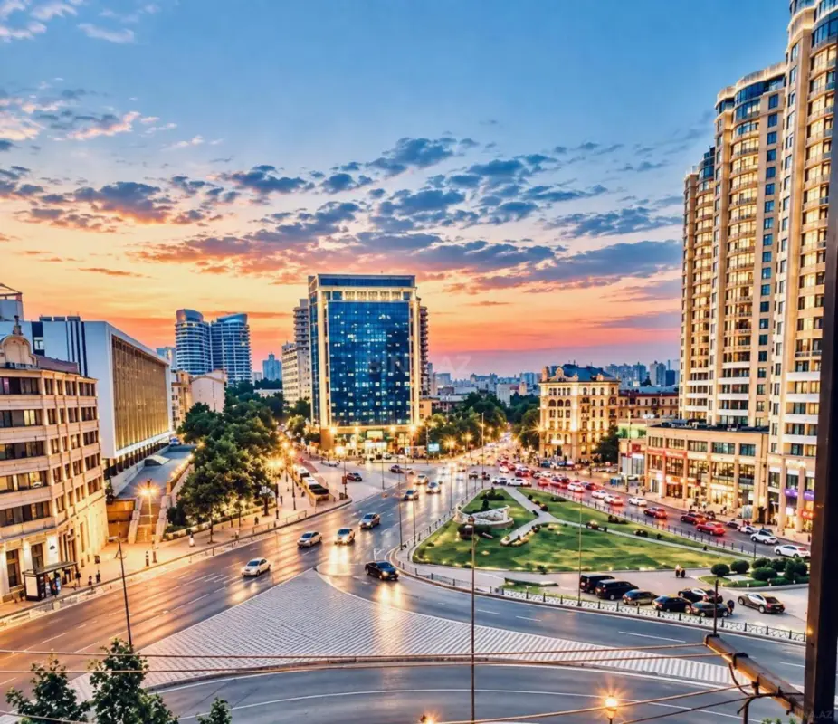 Satılır 3 otaqlı mənzil 131 m²