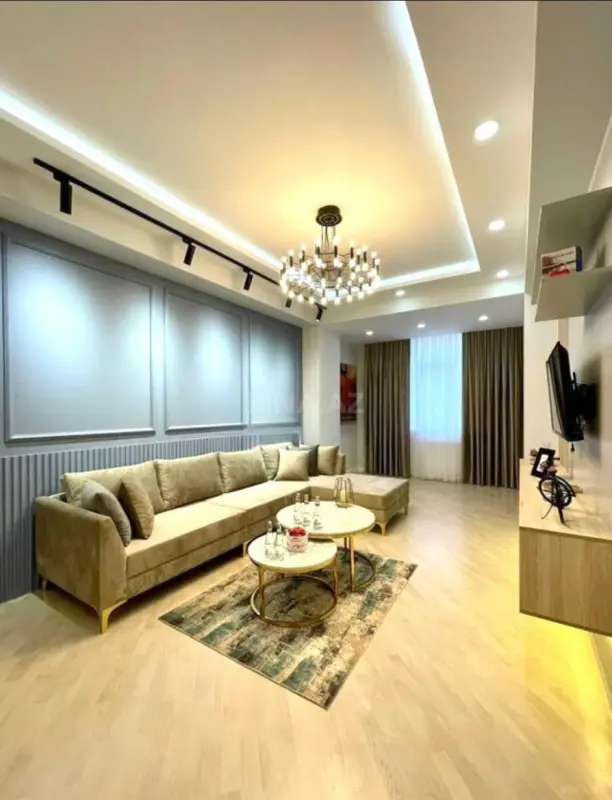 Kirayə verilir 2 otaqlı mənzil 80 m²