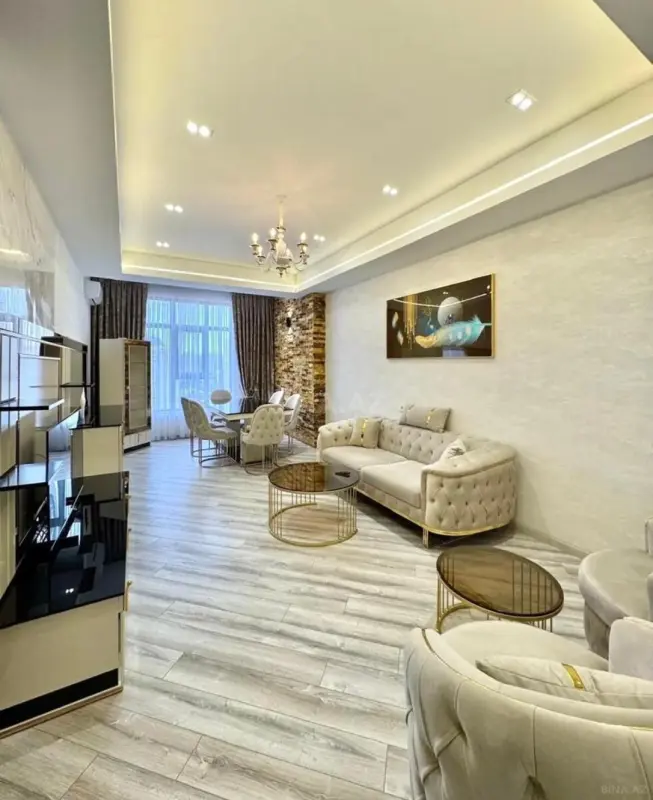 Kirayə verilir 2 otaqlı mənzil 80 m²