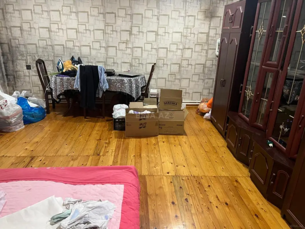 Satılır 8 otaqlı həyət evi 600 m²