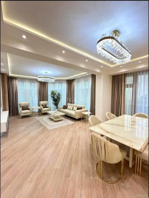 Kirayə verilir 3 otaqlı mənzil 140 m²