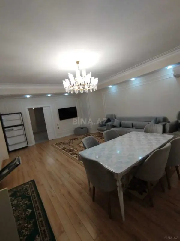 Kirayə verilir 4 otaqlı mənzil 180 m²