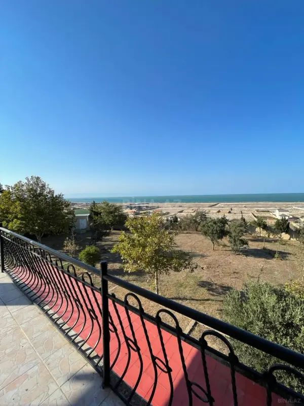Satılır 5 otaqlı həyət evi 235 m²
