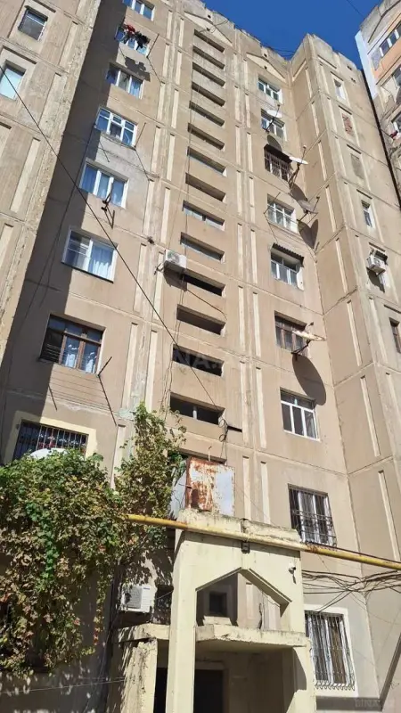 Satılır 5 otaqlı mənzil 120 m²