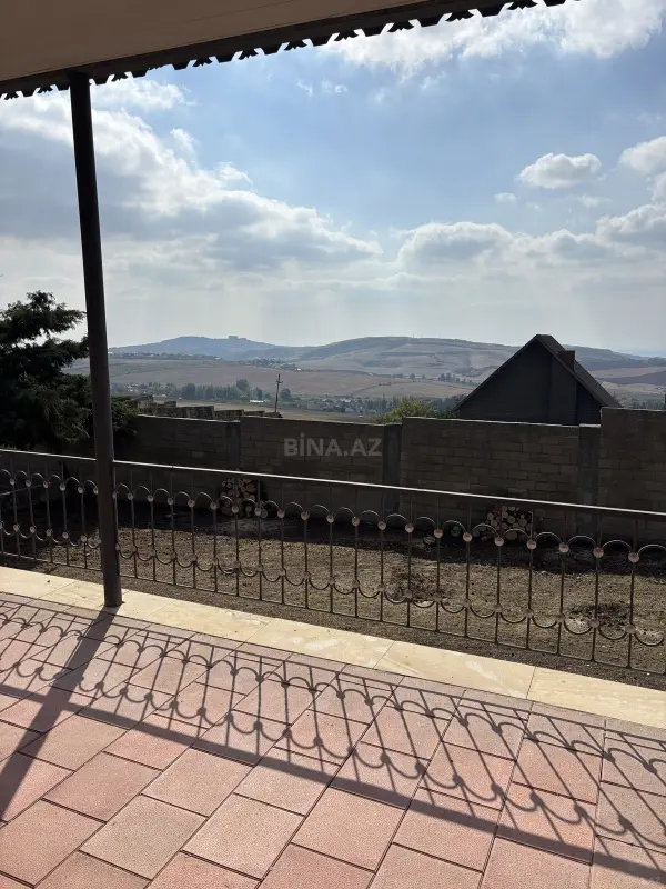 Satılır 3 otaqlı həyət evi 140 m²