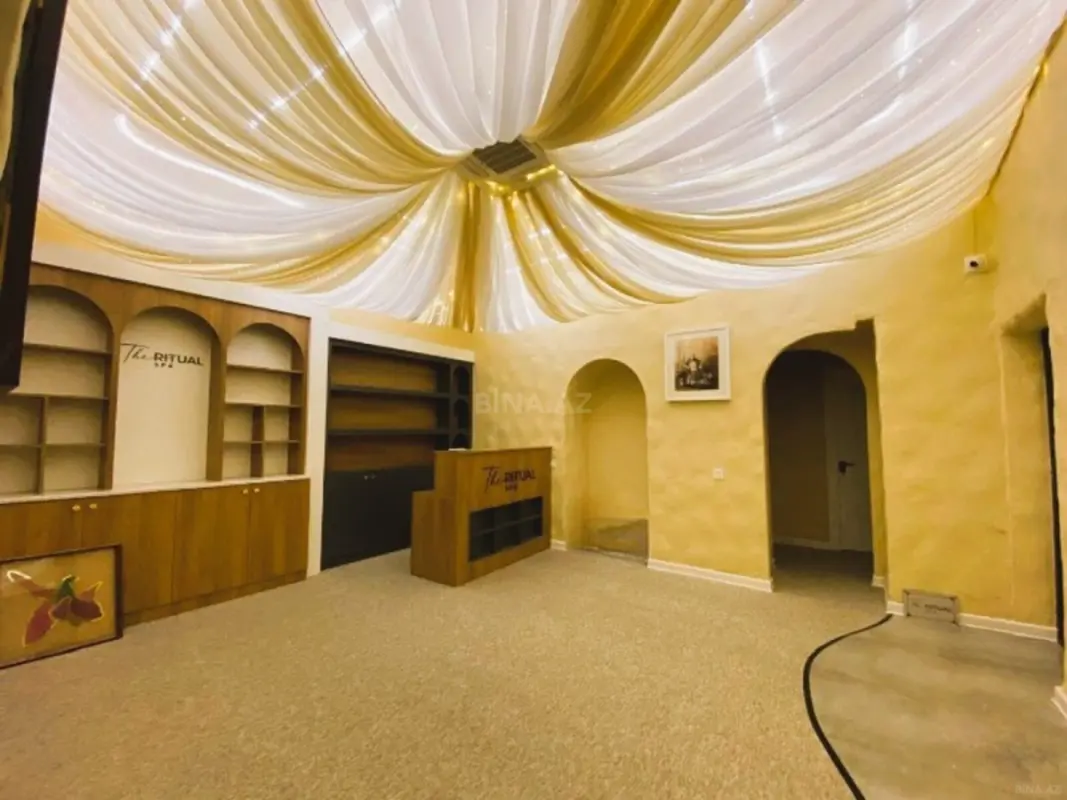 Satılır obyekt 200 m²