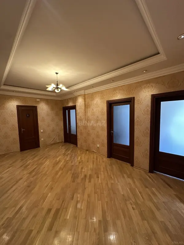 Kirayə verilir 3 otaqlı mənzil 170 m²