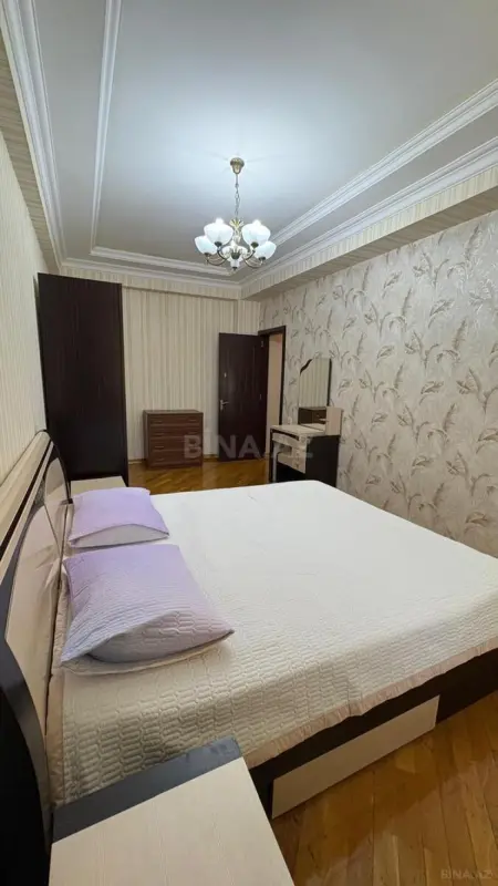 Kirayə verilir 2 otaqlı mənzil 80 m²