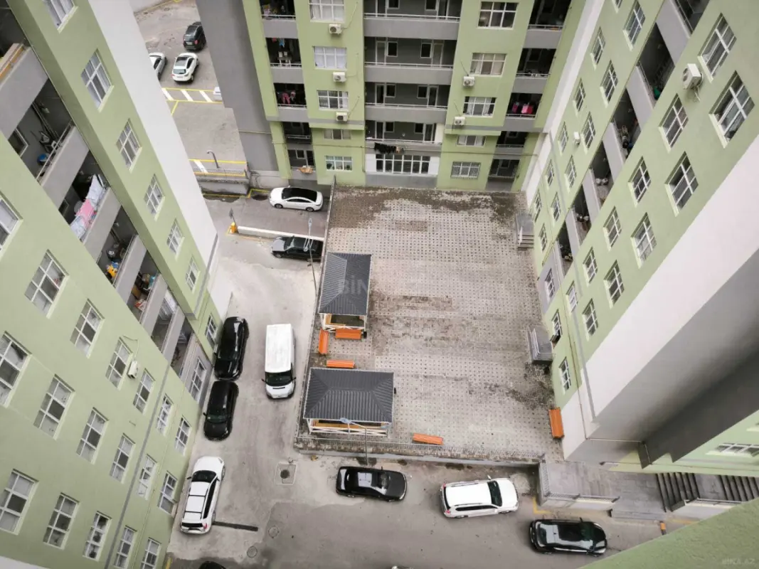Kirayə verilir 2 otaqlı mənzil 85 m²