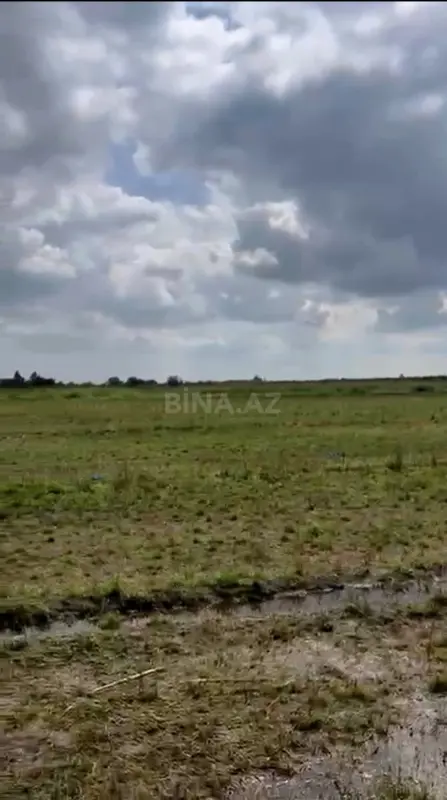 Satılır torpaq sahəsi 210000 m²