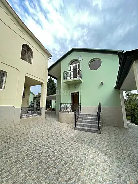 Satılır 9 otaqlı həyət evi 390 m² — Bakı, Novxanı 9 otaq 390.00 m²