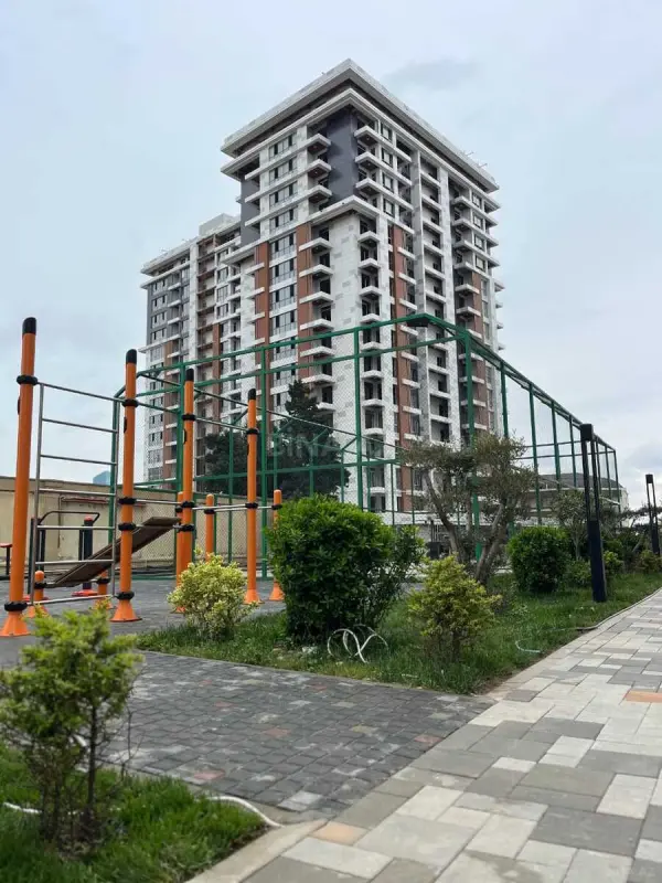 Satılır 3 otaqlı mənzil 127 m²