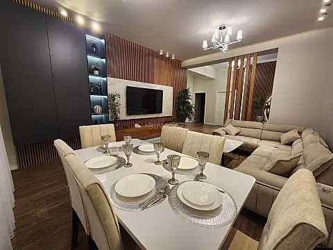Kirayə verilir 3 otaqlı mənzil 150 m² — Bakı 3 otaq 150.00 m²