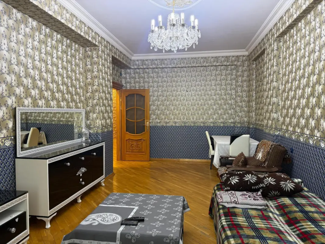 Satılır 3 otaqlı mənzil 140 m²