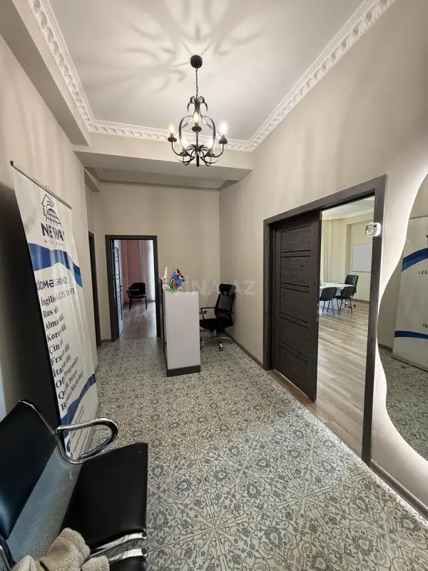 Kirayə verilir 3 otaqlı ofis 140 m²