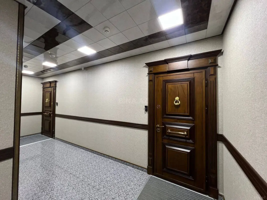 Satılır 4 otaqlı mənzil 161 m²