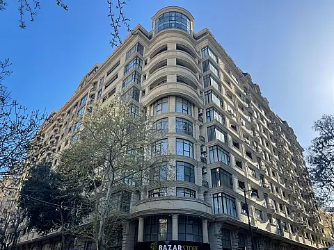Satılır 5 otaqlı mənzil 280 m² — Bakı 5 otaq 280.00 m²