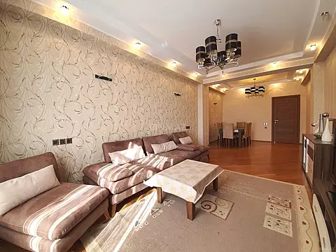 Kirayə verilir 4 otaqlı mənzil 185 m² — Bakı 4 otaq 185.00 m²