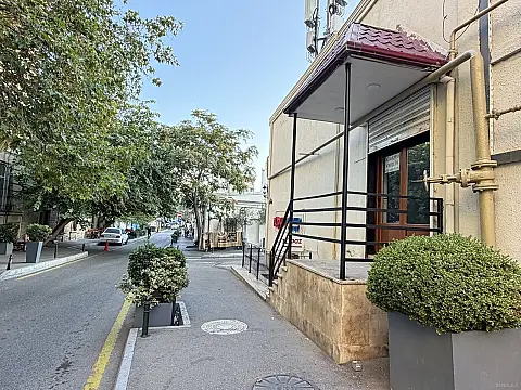 Kirayə verilir obyekt 64 m² — Bakı, Sahil qəs. 64.00 m²