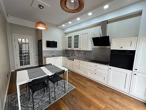 Kirayə verilir 4 otaqlı mənzil 160 m² — Bakı, Xətai 4 otaq 160.00 m²