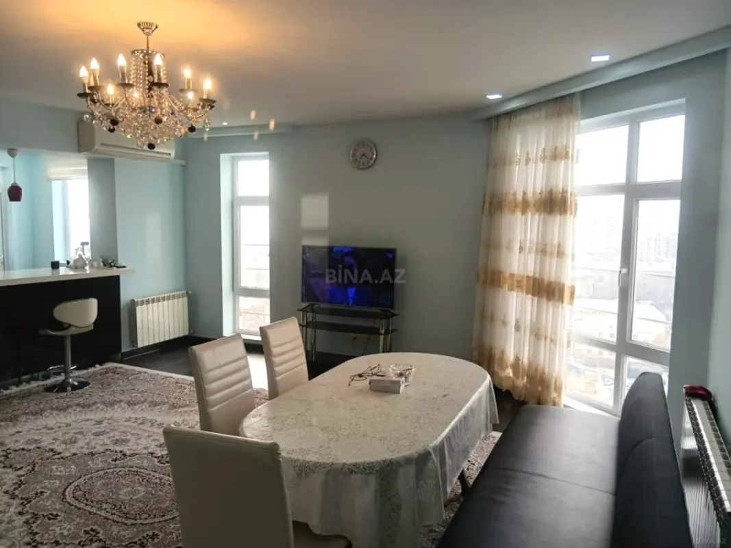 Satılır 4 otaqlı mənzil 150 m²