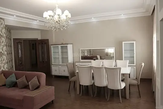 Kirayə verilir 3 otaqlı mənzil 150 m² — Bakı 3 otaq 150.00 m²